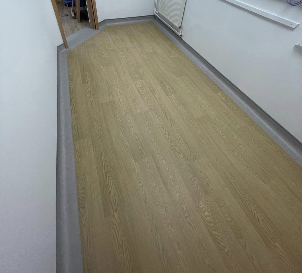 324427594_902024034262435_3274066689870412249_n office flooring