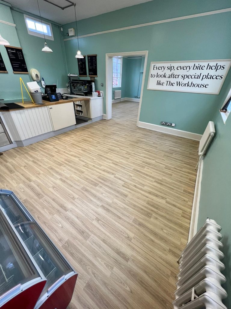 328525687_943937823211828_5616793840895988600_n laminate flooring wood effect