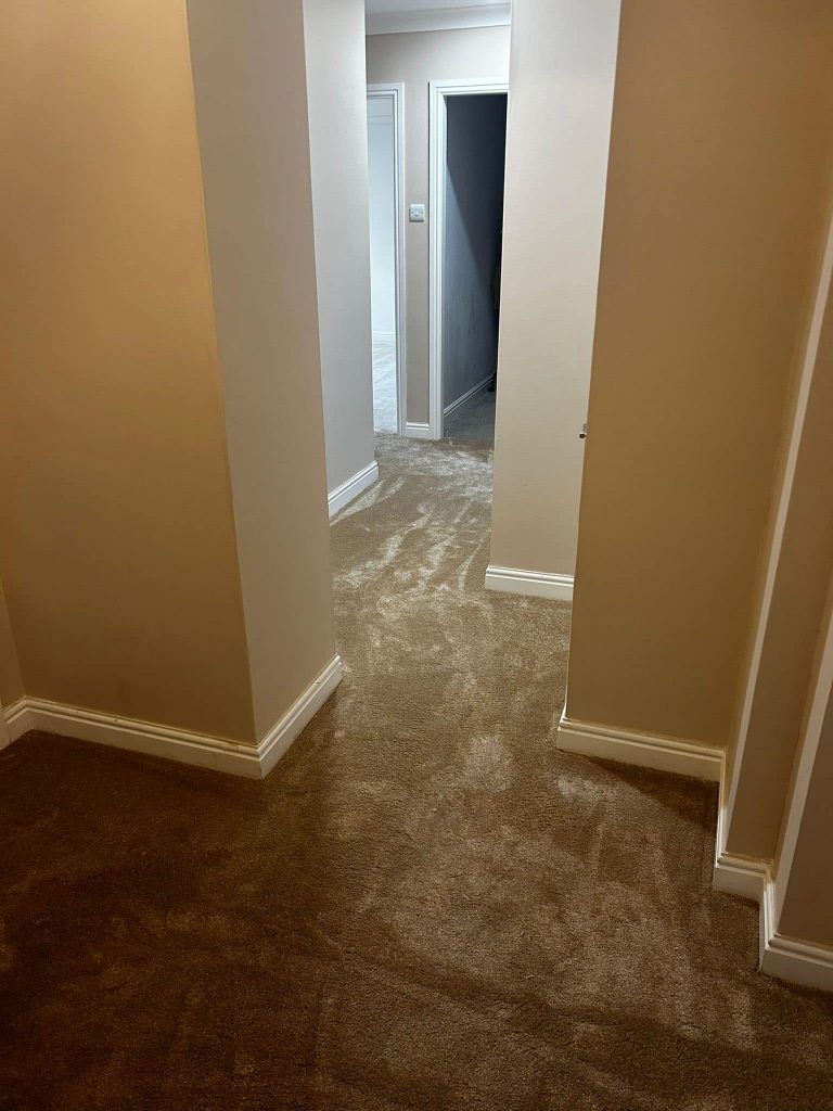 330163095_588705552715585_7931298164408842818_n carpet fitting