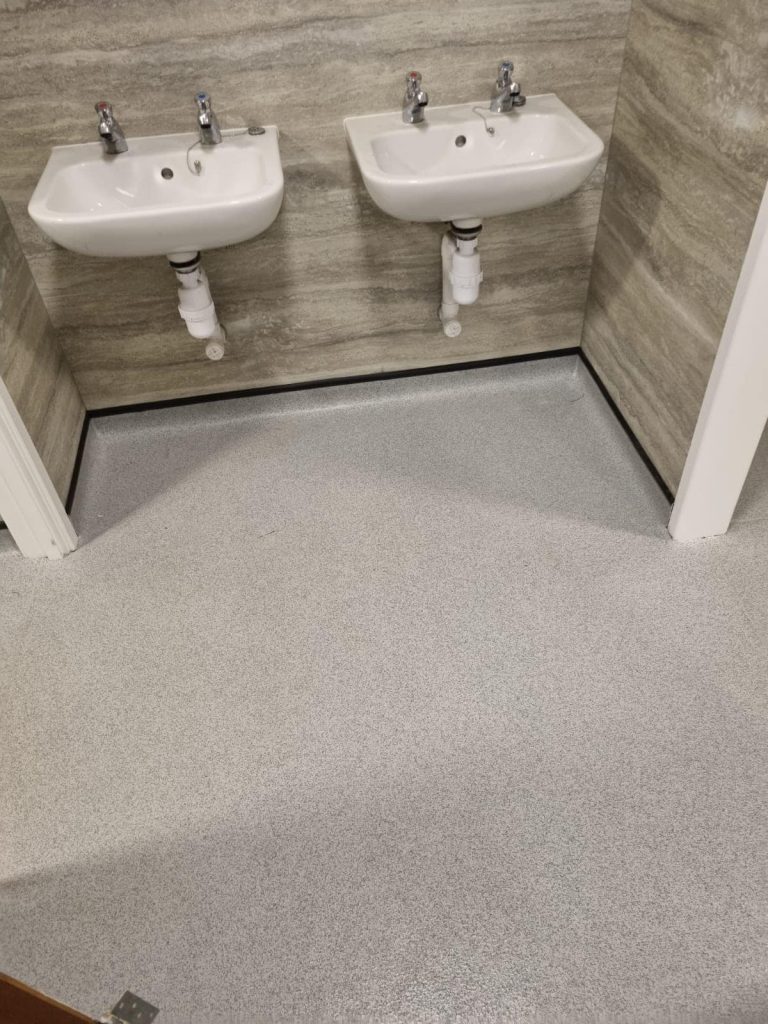 334818843_876023946963216_6985729392649422498_n Safety flooring on a bathroom floor