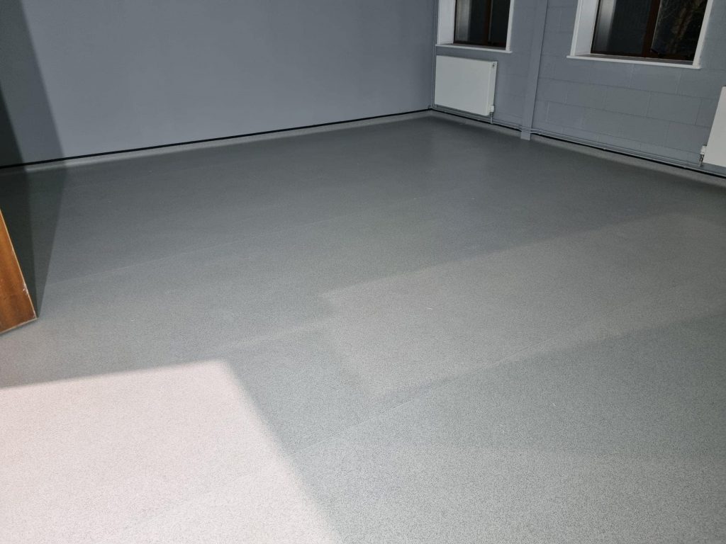 335023306_874646527140956_7326555430292413922_n Safety flooring for a commercial workspace
