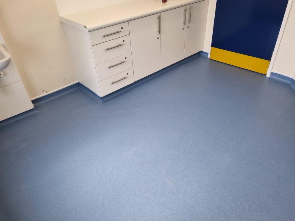 340422999_1204839413500871_476104009494806195_n Safety Flooring for commercial workspace